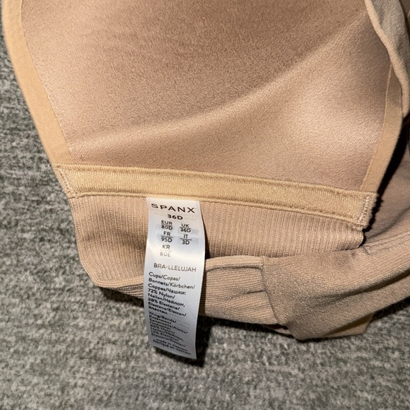 Spanx seamless Tan Bra - Picture 3 of 5